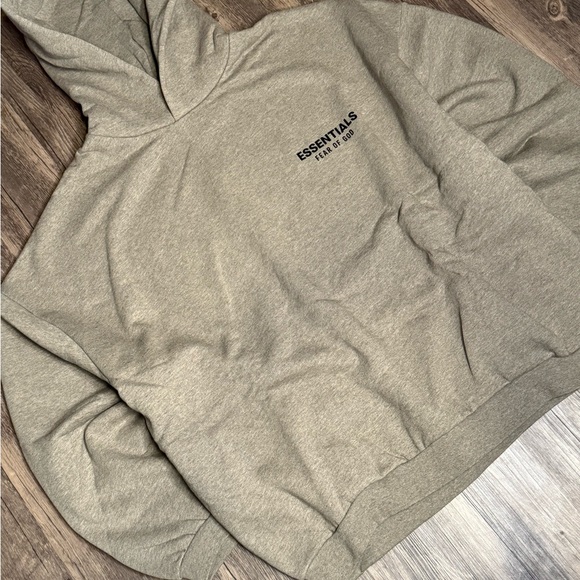 Fear of God Essentials Heather Gray Tee - Picture 2 of 4